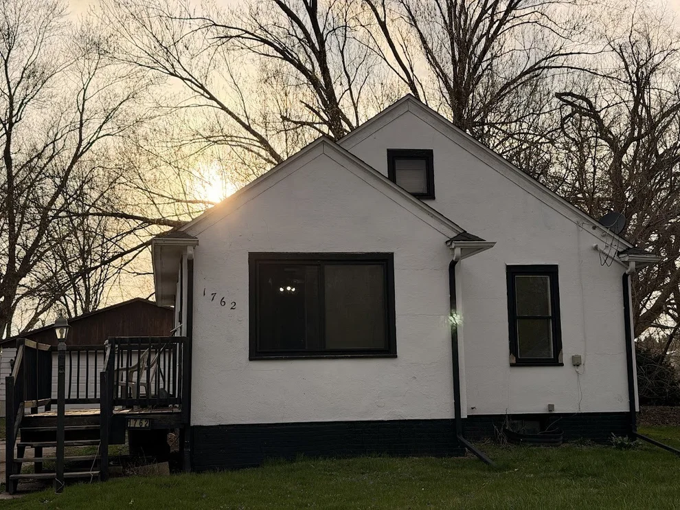 Unit for sale at 1762 S Oak Avenue, Freeport, IL 61032