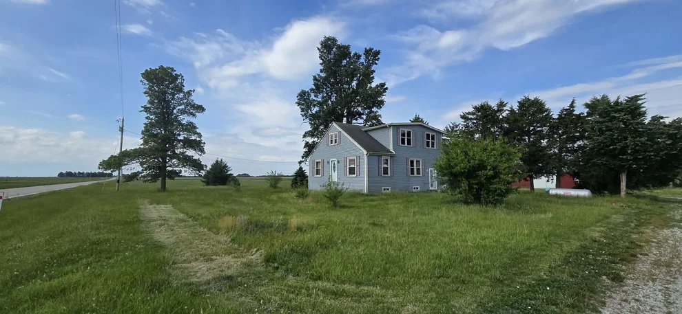 Unit for sale at 265 N 3300 East Road, Strawn, IL 61775