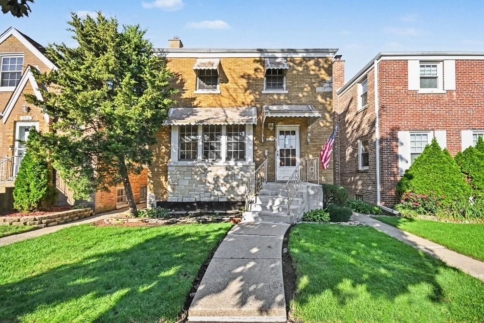 Unit for sale at 3514 N Opal Avenue, Chicago, IL 60634