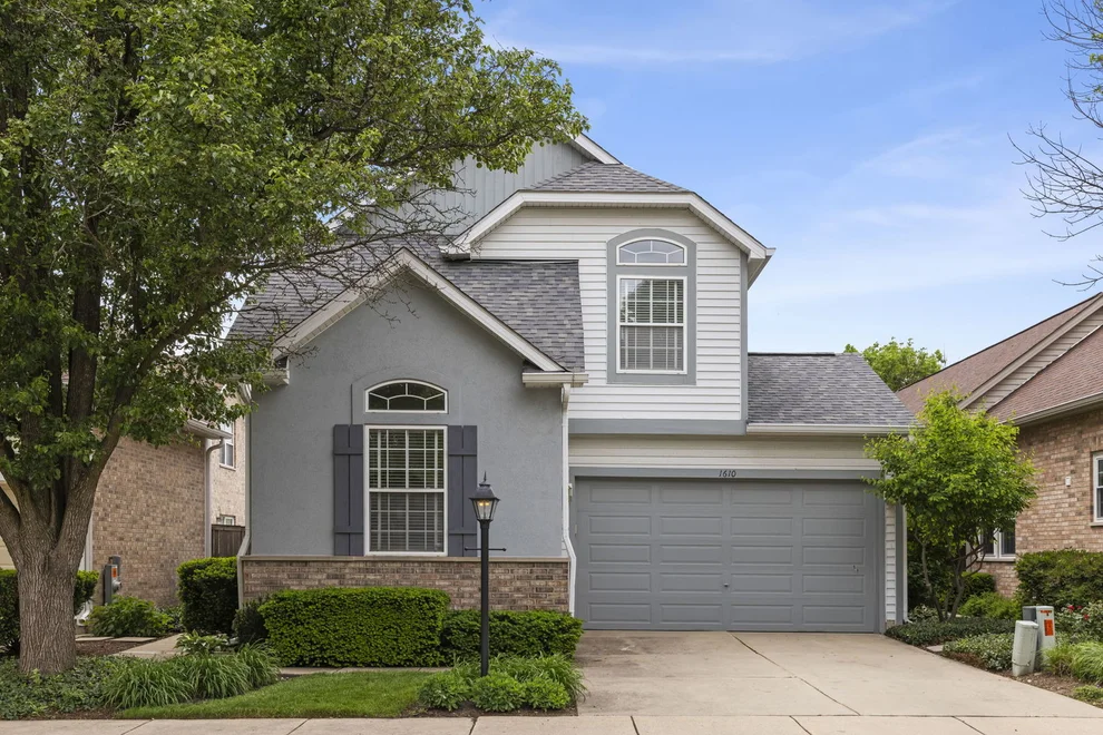 Unit for sale at 1610 Astor Avenue, Oakbrook Terrace, IL 60181