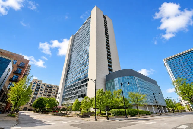 Unit for sale at 500 W SUPERIOR Street, Chicago, IL 60654