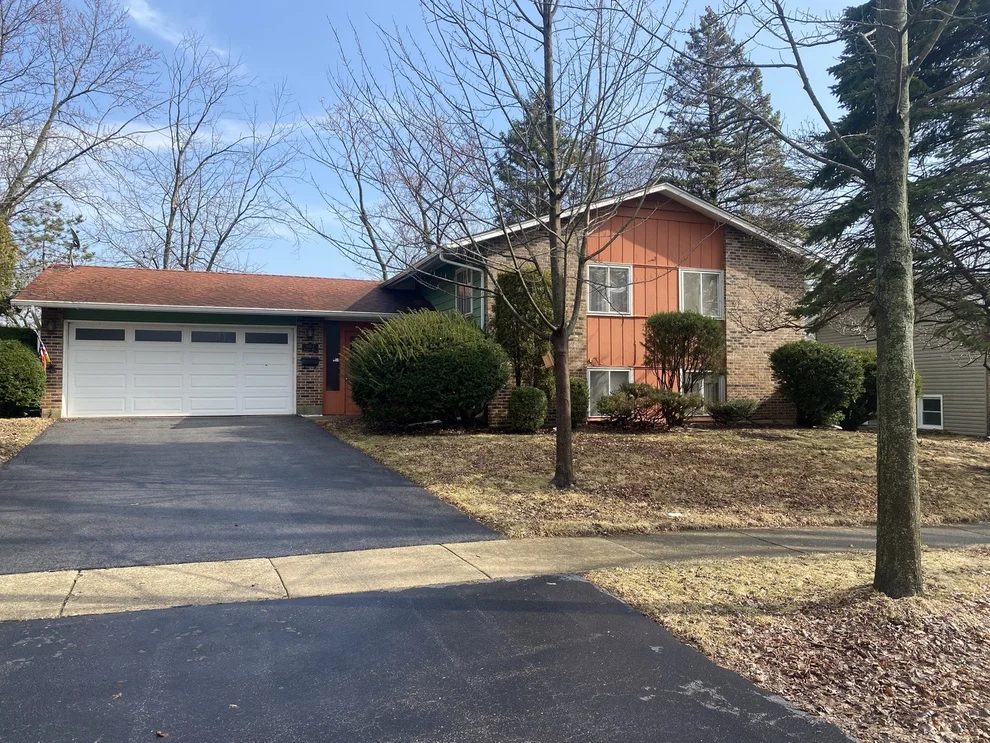 Unit for sale at 6013 Ridgeway Drive, Woodridge, IL 60517