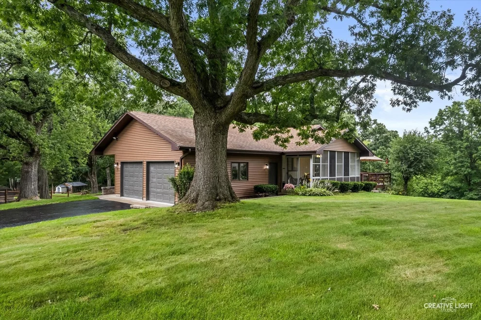 Unit for sale at 10033 W Hillshire Drive, Richmond, IL 60071