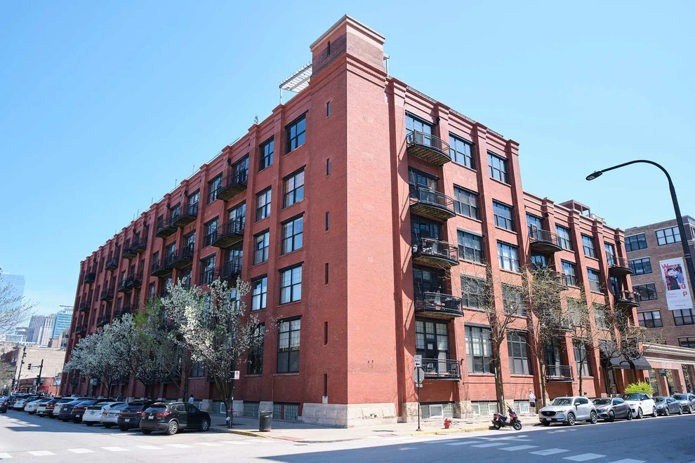 Unit for sale at 1000 W Washington Boulevard, Chicago, IL 60607