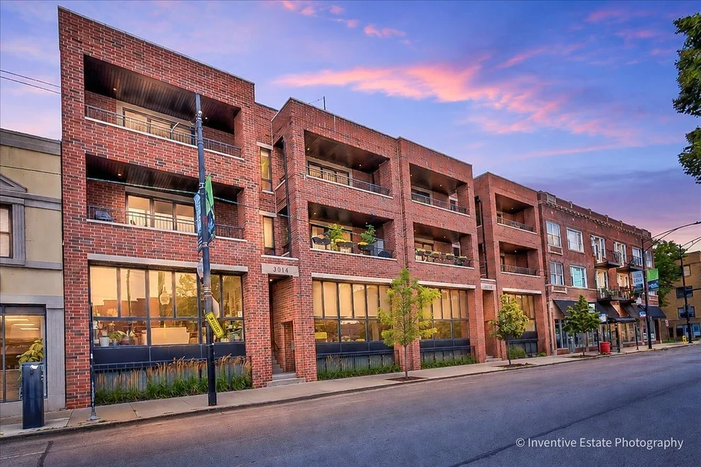 Unit for sale at 3014 W Montrose Avenue, Chicago, IL 60618
