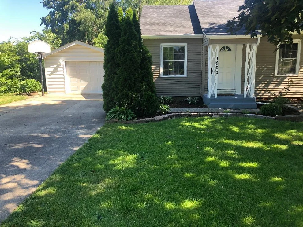 Unit for sale at 1500 Glenwood Avenue, Joliet, IL 60435