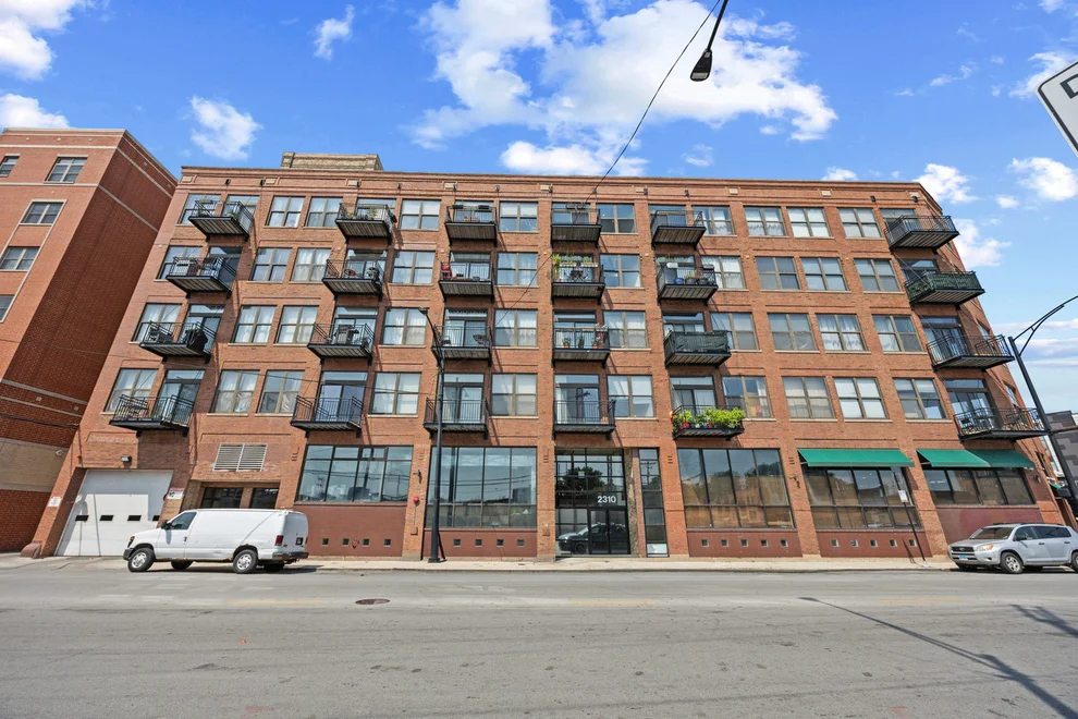 Unit for sale at 2310 S Canal Street, Chicago, IL 60616