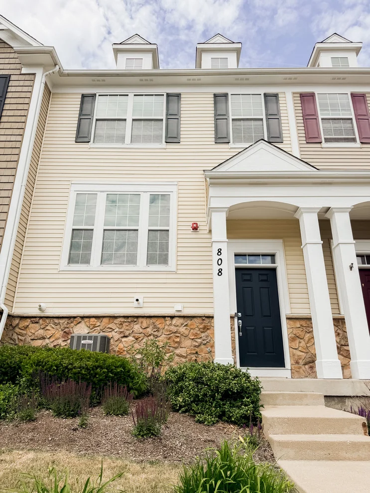 Unit for sale at 808 E Wing Street, Arlington Heights, IL 60004