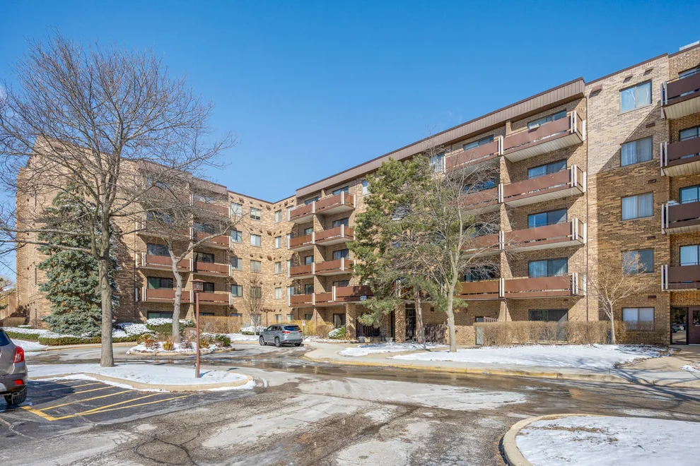 Unit for sale at 720 Wellington Avenue, Elk Grove Village, IL 60007