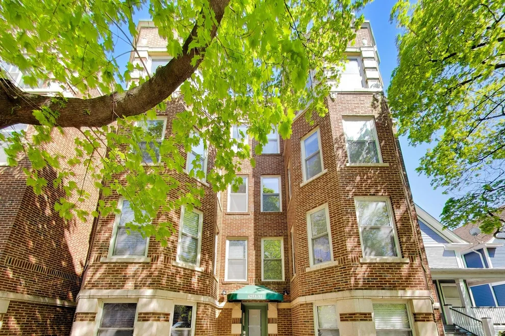 Unit for sale at 6253 N Magnolia Avenue, Chicago, IL 60660