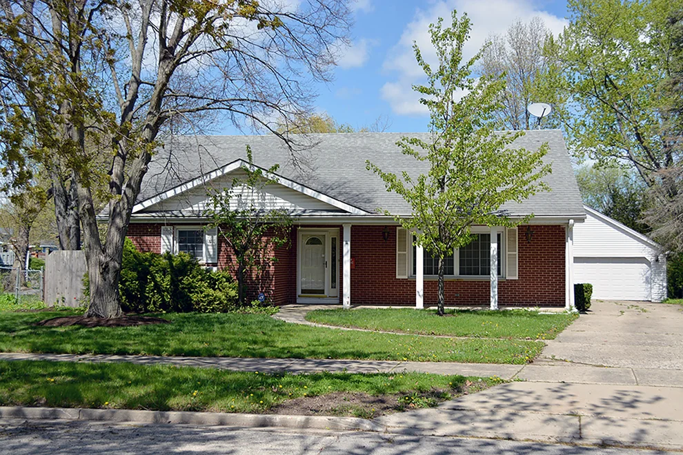 Unit for sale at 2645 N Evergreen Avenue, Waukegan, IL 60087