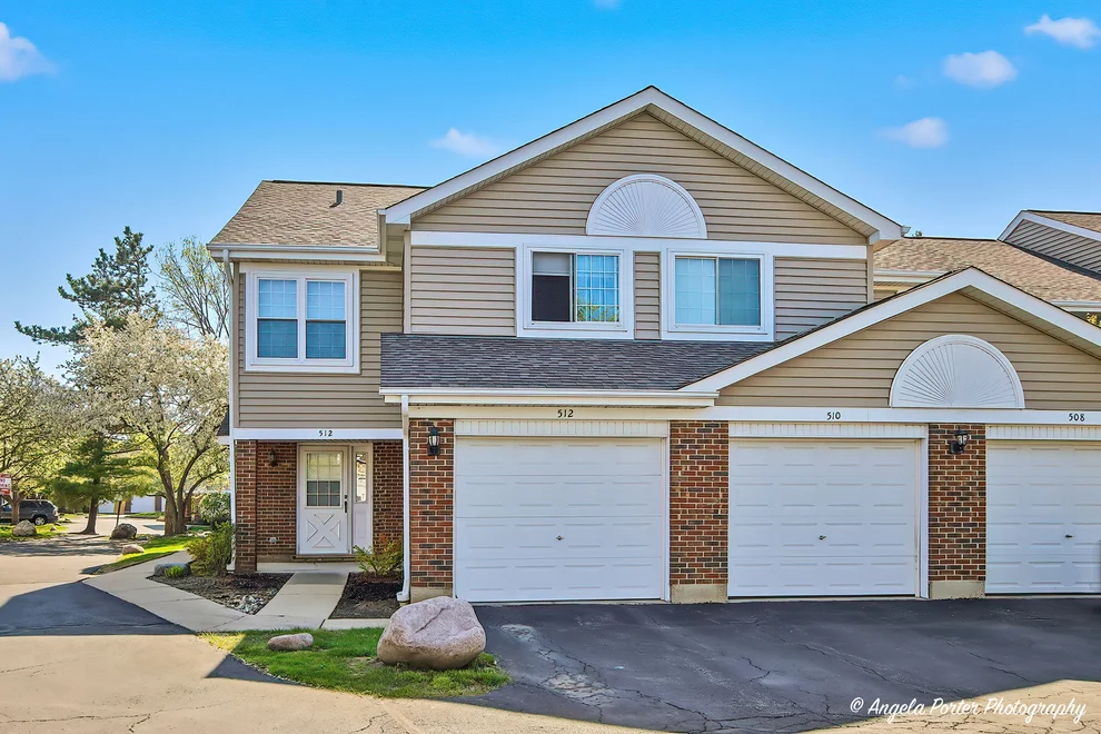 Unit for sale at 512 W Happfield Drive, Arlington Heights, IL 60004