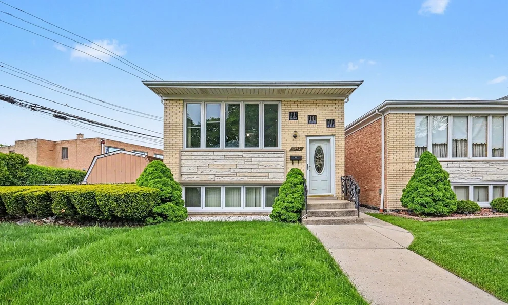 Unit for sale at 5439 N Neva Avenue, Chicago, IL 60656