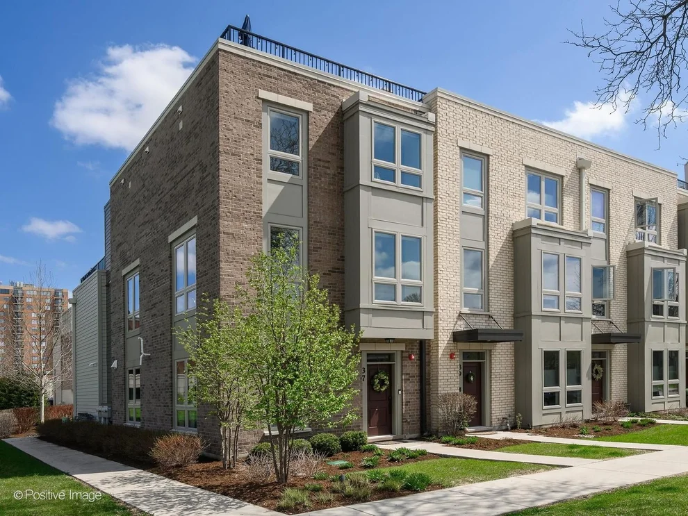 Unit for sale at 37 S Chestnut Avenue, Arlington Heights, IL 60005