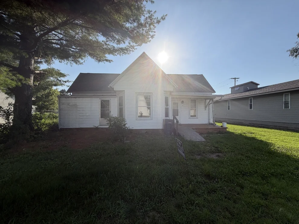 Unit for sale at 207 S Railroad Street, Lovington, IL 61937