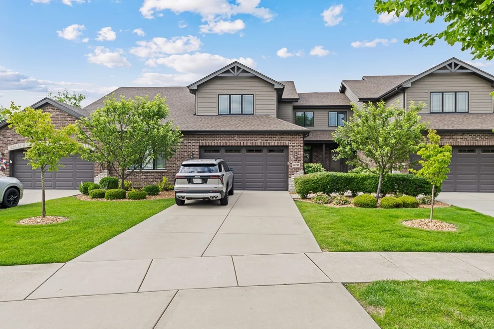 Unit for sale at 10752 Revere Circle, Mokena, IL 60448