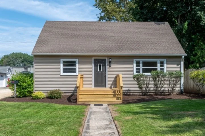 Unit for sale at 539 Central Avenue, Genoa, IL 60135