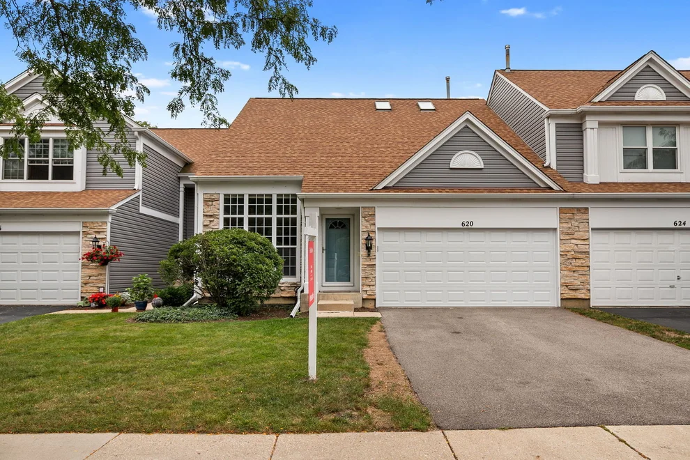 Unit for sale at 620 N CHARTER HALL Drive, Palatine, IL 60067