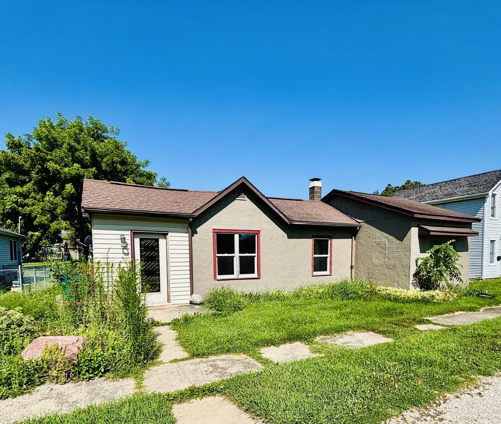 Unit for sale at 130 S Iowa Avenue, Ladd, IL 61329