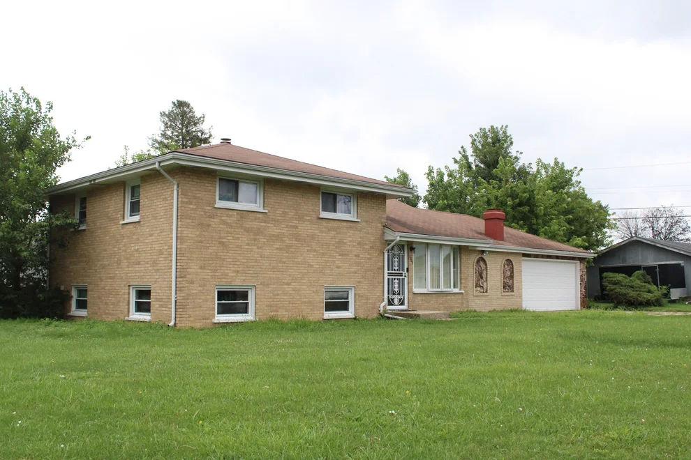 Unit for sale at 7902 W 77th Street, Bridgeview, IL 60455