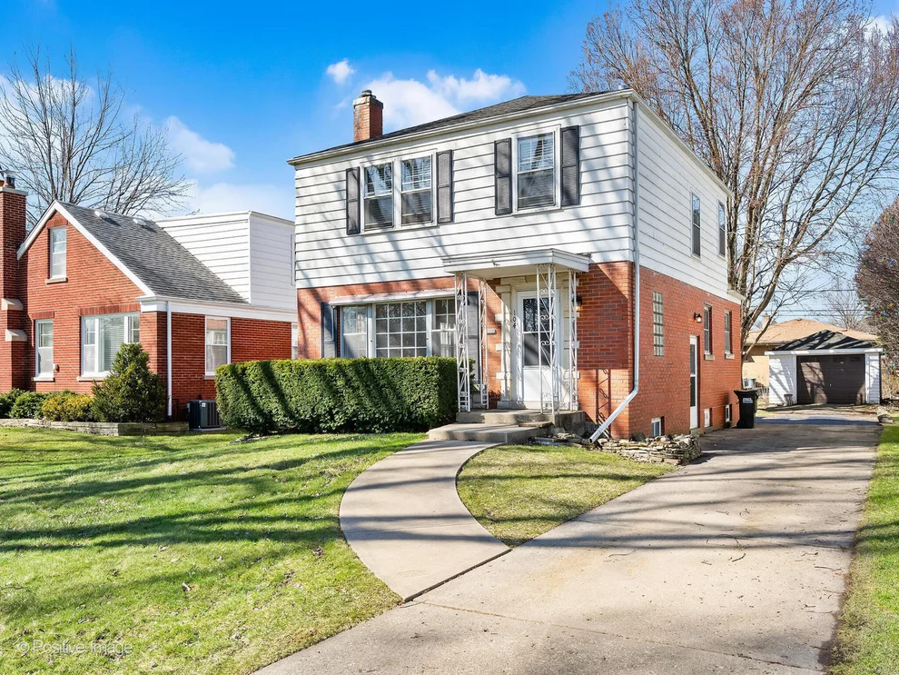 Unit for sale at 104 N Peck Avenue, La Grange, IL 60525