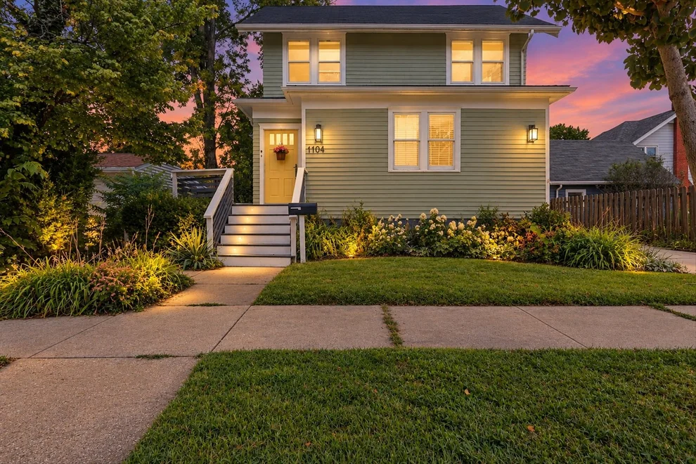 Unit for sale at 1104 W Washington Street, Champaign, IL 61821