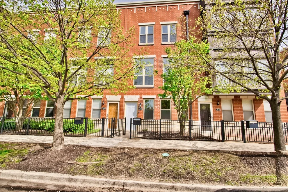 Unit for sale at 350 E Eastgate Place, Chicago, IL 60616