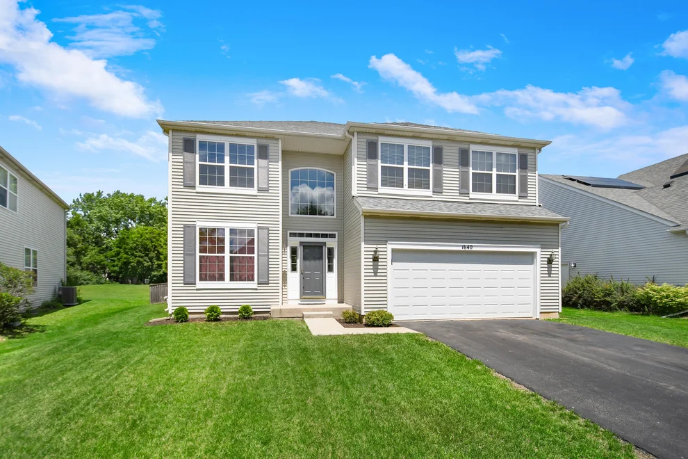 Unit for sale at 1640 Rose Lane, Romeoville, IL 60446