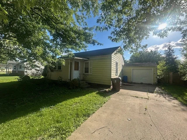 Unit for sale at 307 S Peck Street, Gardner, IL 60424