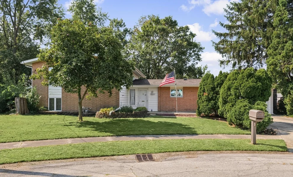 Unit for sale at 1527 S Pointe Drive, Rantoul, IL 61866