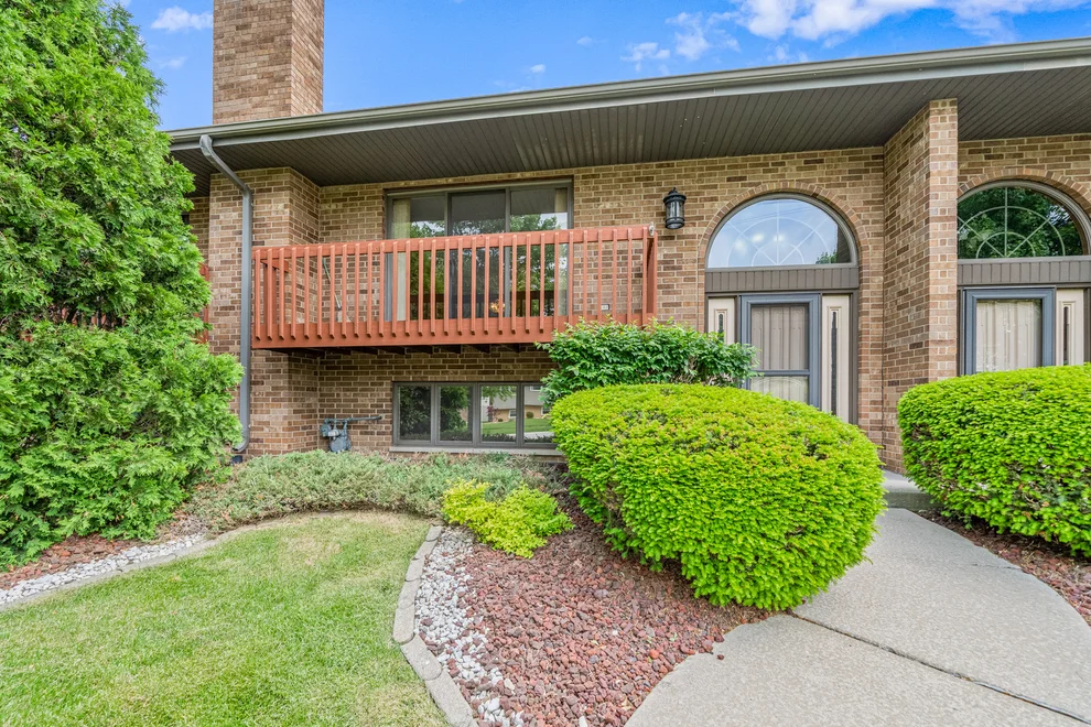Unit for sale at 1109 Warner Avenue, Lemont, IL 60439
