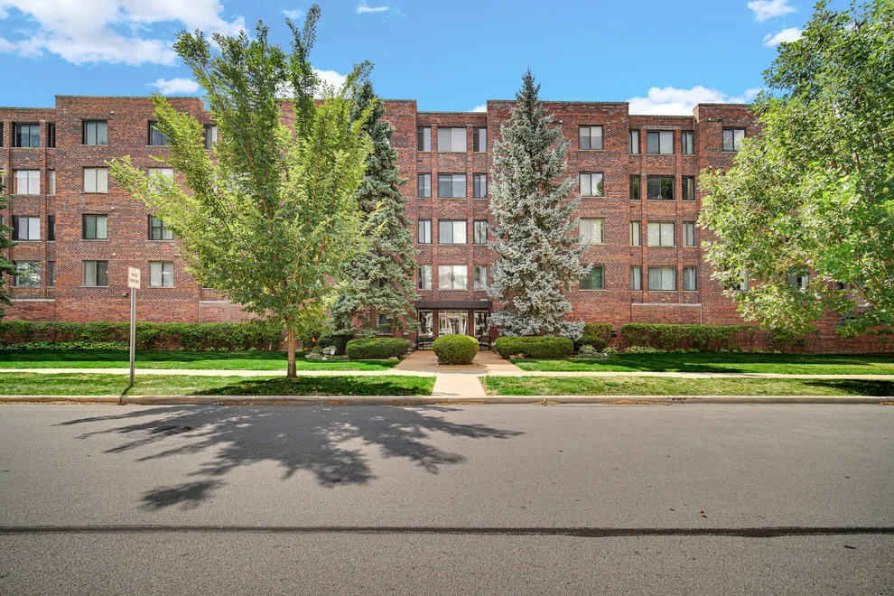Unit for sale at 110 S Dunton Avenue, Arlington Heights, IL 60005