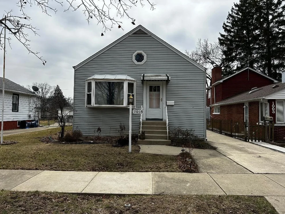 Unit for sale at 1015 Walter Avenue, Des Plaines, IL 60016