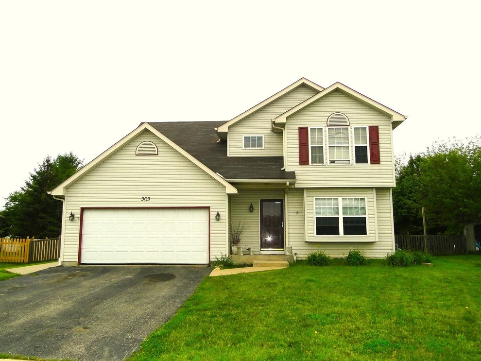 Unit for sale at 909 Thorn Creek Drive, Joliet, IL 60436