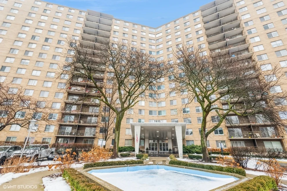 Unit for sale at 7033 N Kedzie Avenue, Chicago, IL 60645