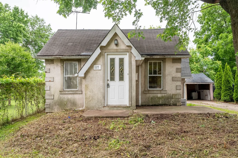 Unit for sale at 117 E Quincy Street, Westmont, IL 60559