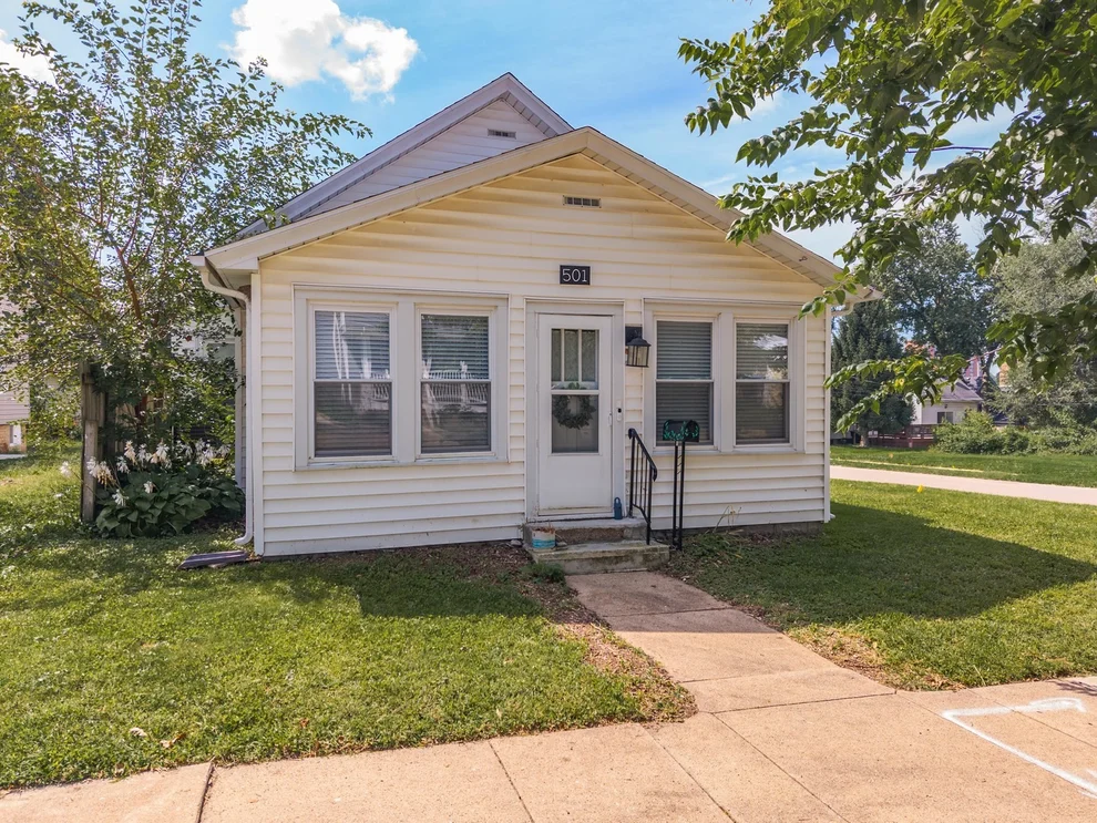 Unit for sale at 501 E Jackson Street, Bloomington, IL 61701