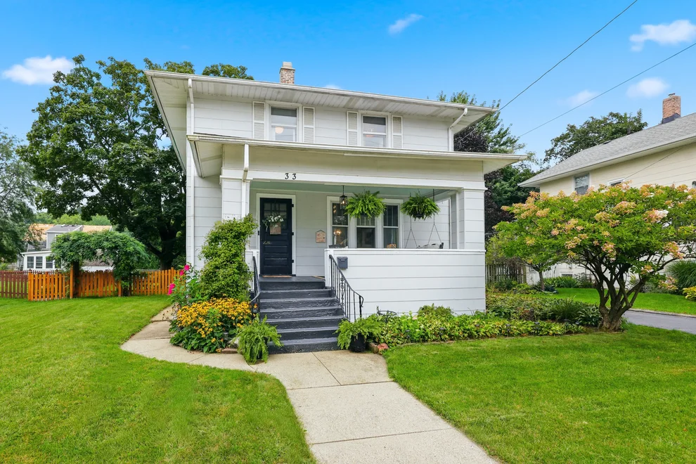 Unit for sale at 33 Center Street, Algonquin, IL 60102
