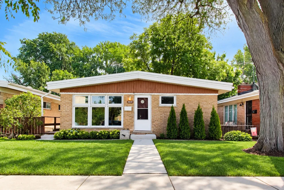 Unit for sale at 9039 Niles Center Road, Skokie, IL 60076