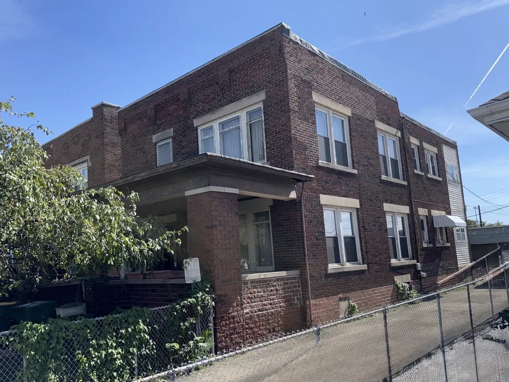 Unit for sale at 564 E Cass Street, Joliet, IL 60432