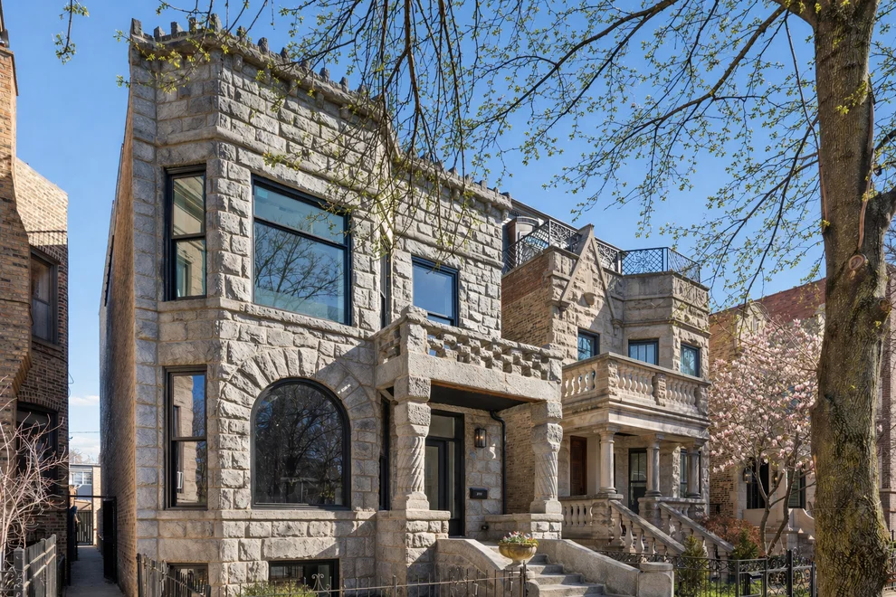 Unit for sale at 3711 N Magnolia Avenue, Chicago, IL 60613