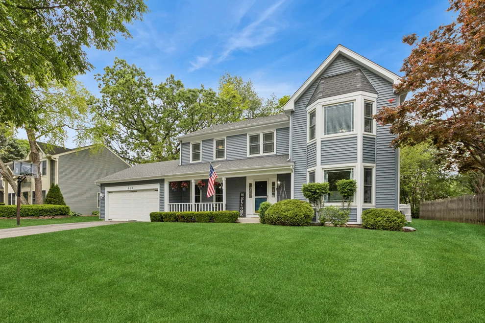 Unit for sale at 914 Hartford Drive, Gurnee, IL 60031