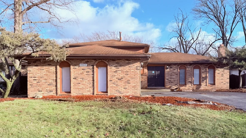 Unit for sale at 15613 Calumet Drive, South Holland, IL 60473