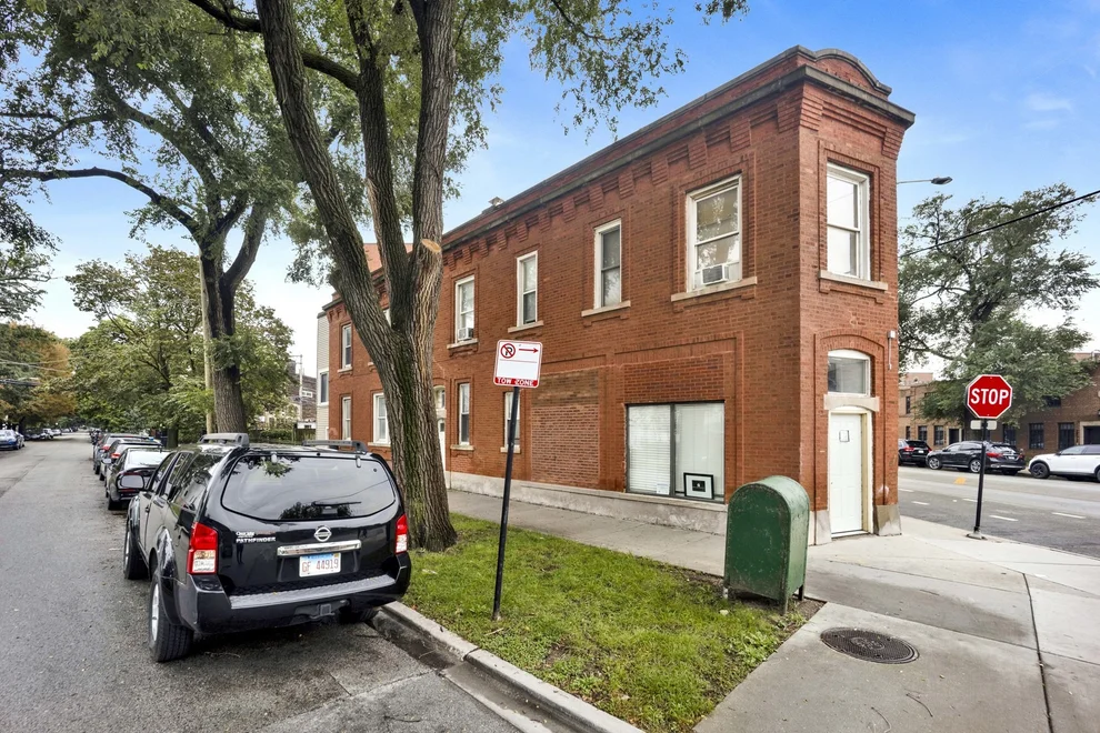 Unit for sale at 2877 N Clybourn Avenue, Chicago, IL 60618