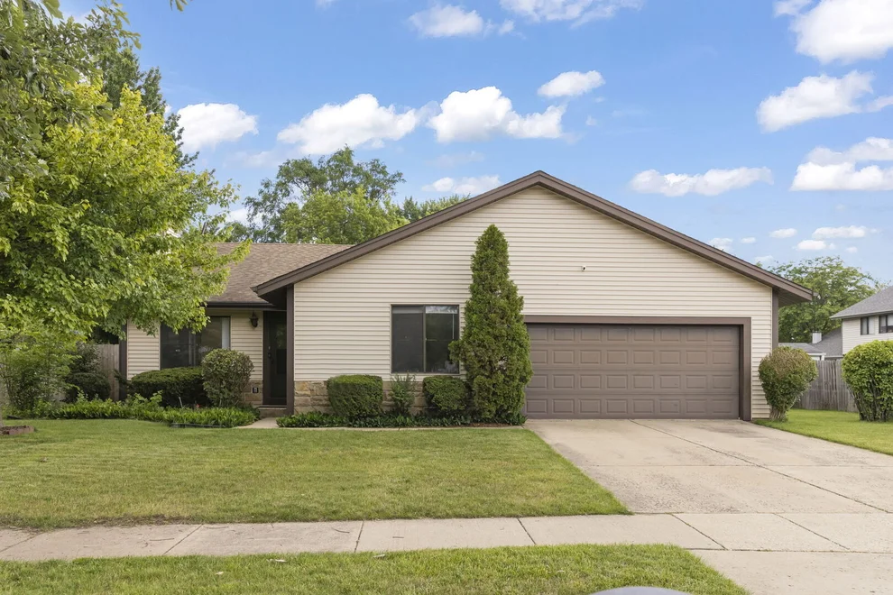 Unit for sale at 2S640 Continental Drive, Warrenville, IL 60555