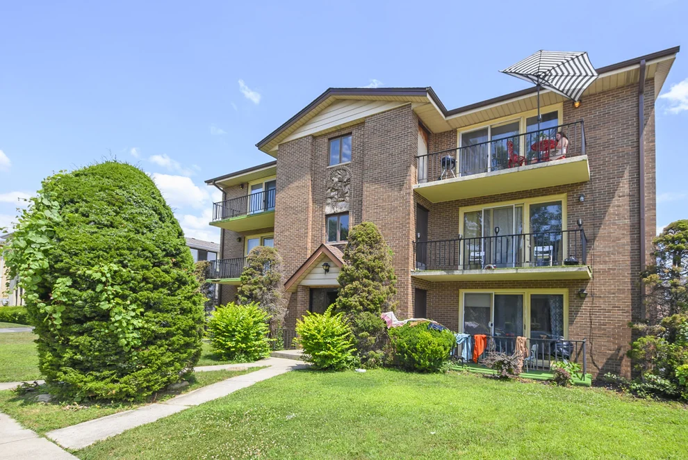 Unit for sale at 10333 Mayfield Avenue, Oak Lawn, IL 60453