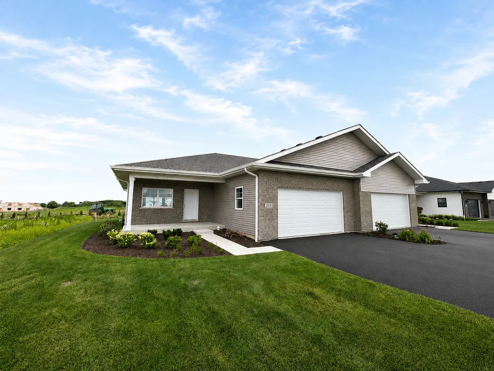 Unit for sale at 2041 Isabella Lane, Minooka, IL 60447