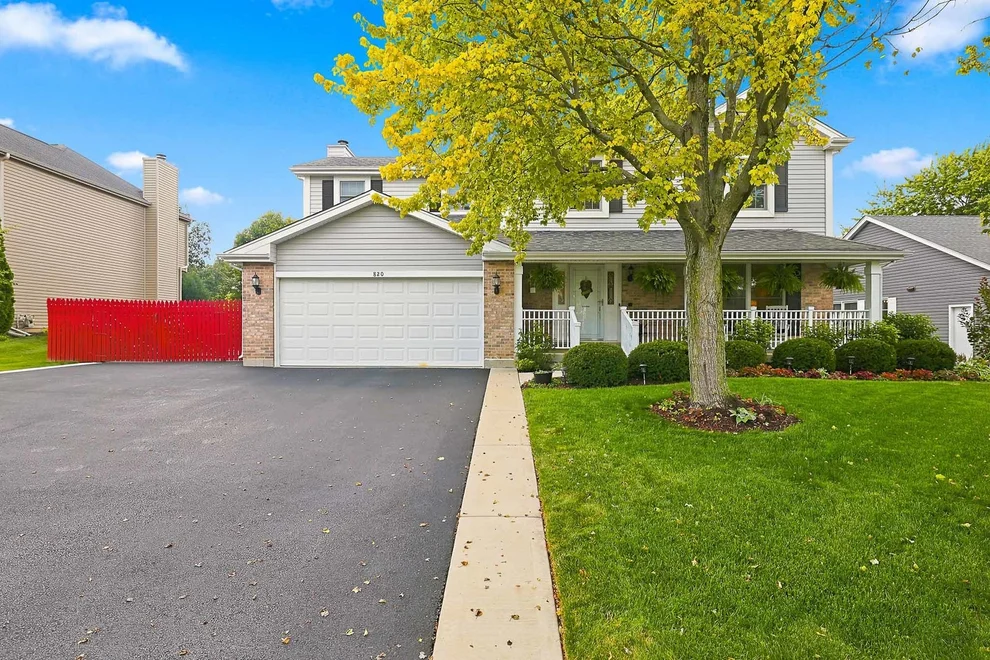 Unit for sale at 820 Southwick Drive, Algonquin, IL 60102