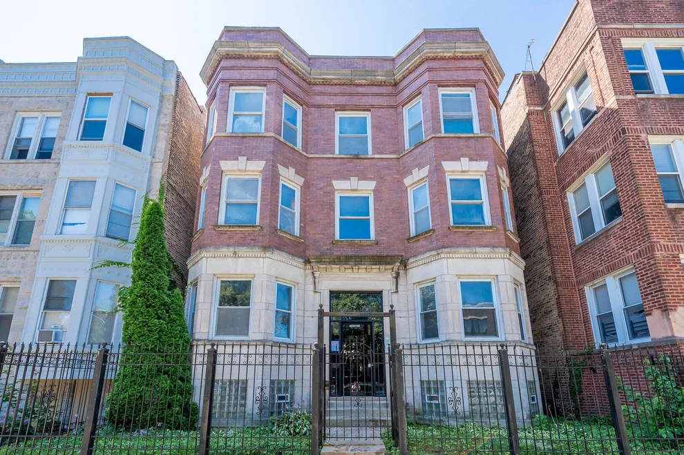 Unit for sale at 1427 E 66th Place, Chicago, IL 60637