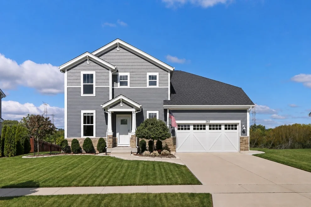 Unit for sale at 260 E Parkland Drive, Island Lake, IL 60042